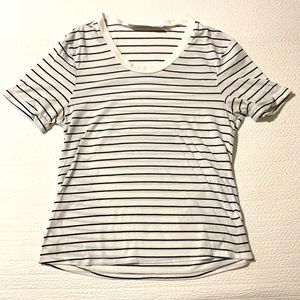 Cute Elizabeth & Clarke striped top